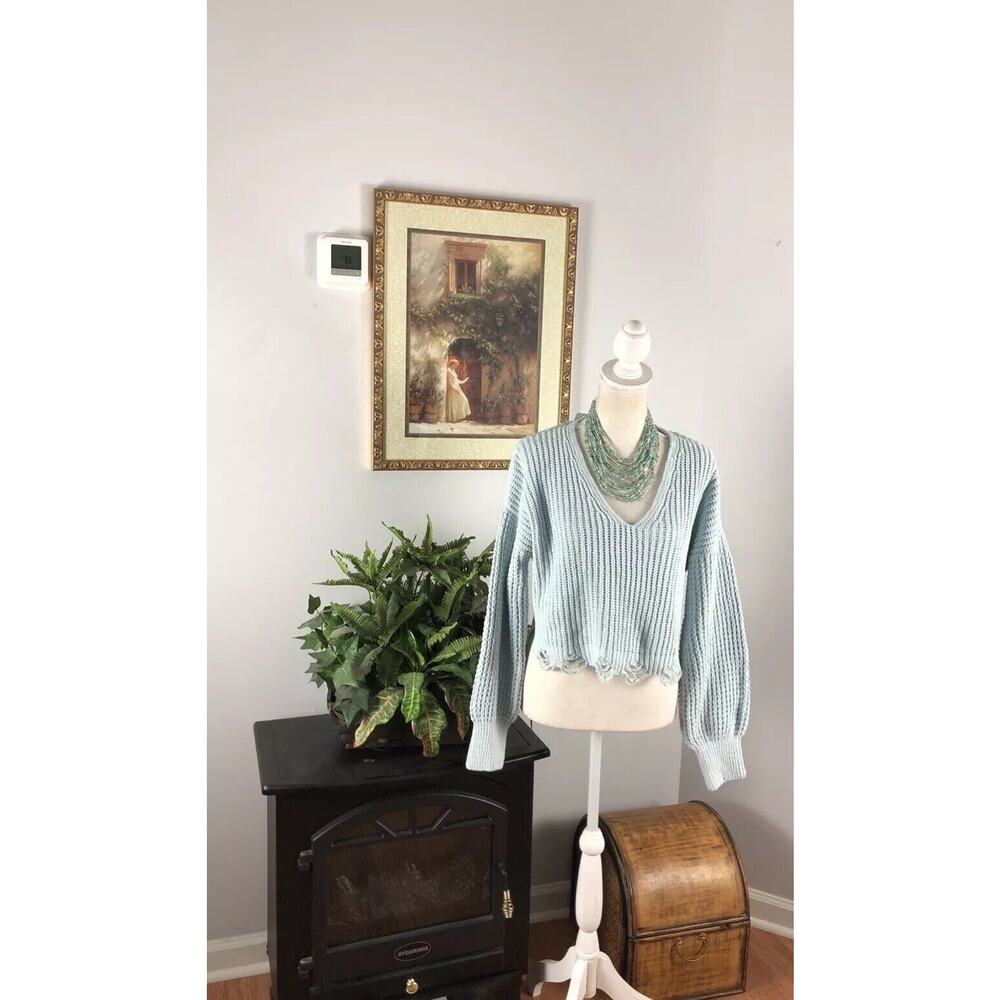 Rue 21 Women’s Cropped‎ Knit Sweater in Size XS Teal Long Sleeve V-neck Pullover